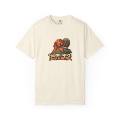 Hungarian Vizsla humorous illustration tee in Ivory