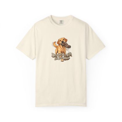 Labrador Retriever humorous illustration tee in Ivory